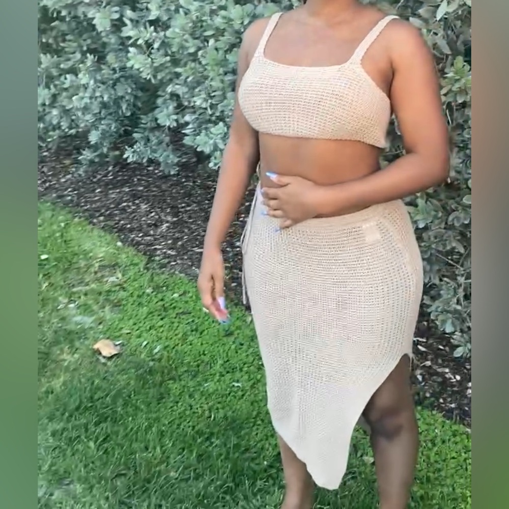 Chic Beige Knit Skirt Set
